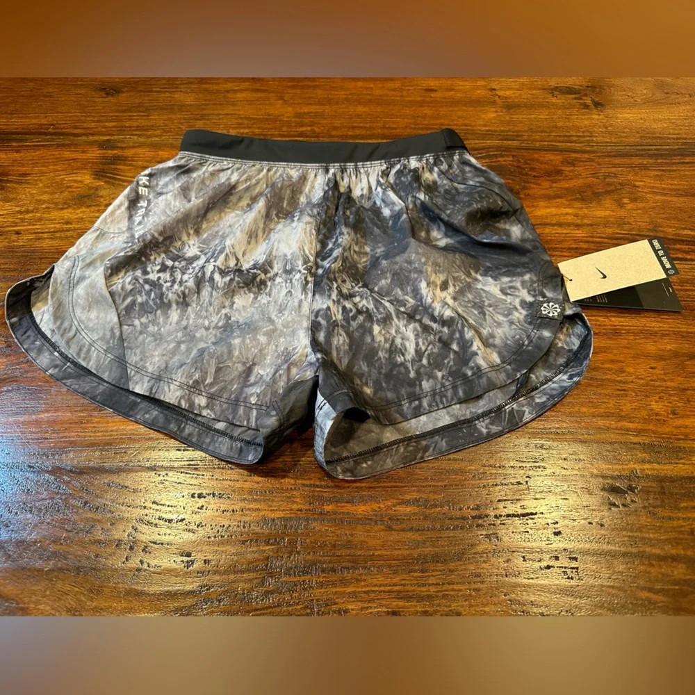 Nike Women’s  Trail Repel Running Shorts  Lined Black/White Size S DX1021-010 - Picture 5 of 11